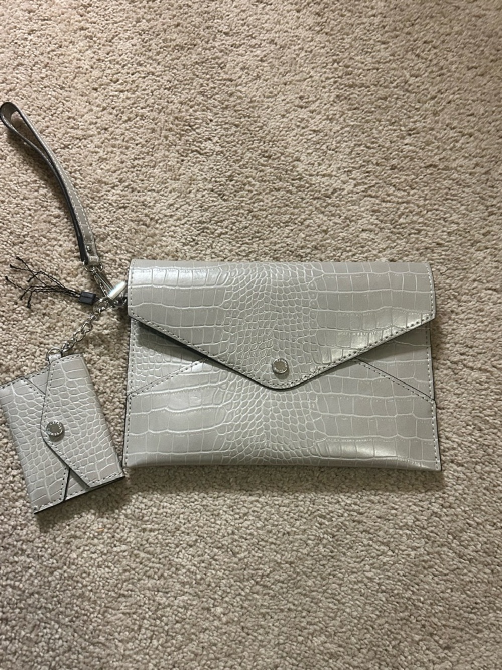 Carpisa Faux Crocodile-Embossed Envelope Clutch Wristlet in Light Gray